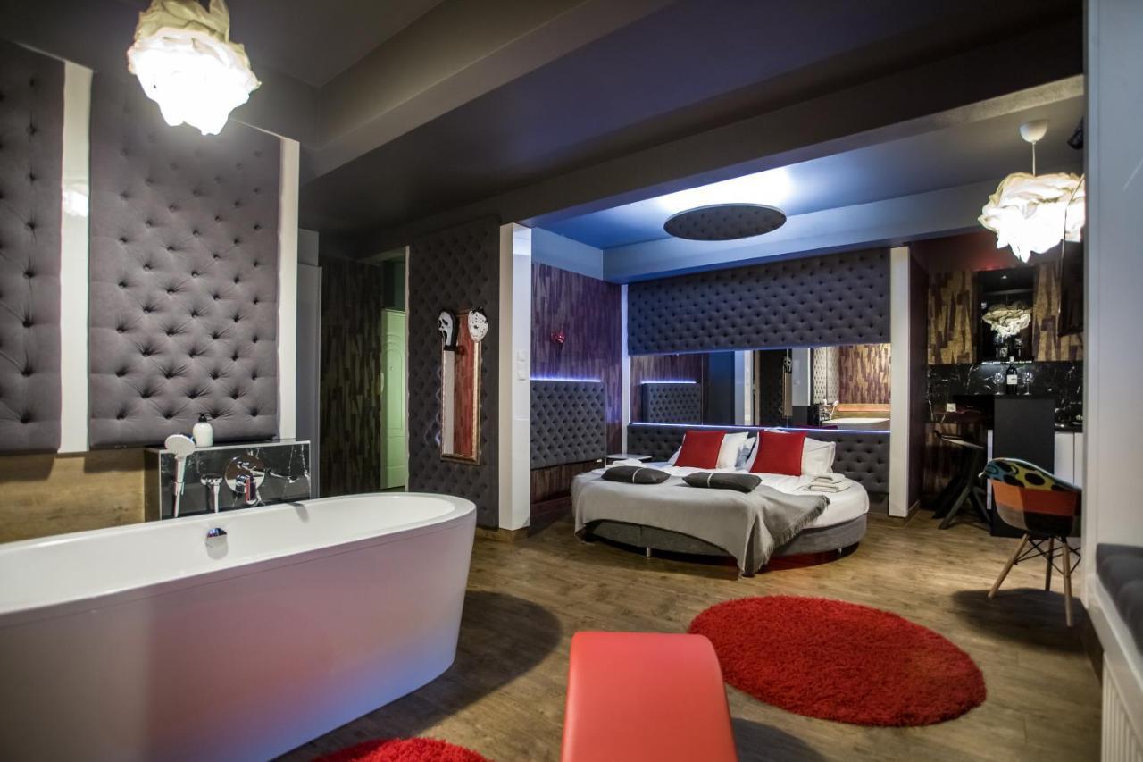 Apartment Yourplace Romantic With Private Patio *